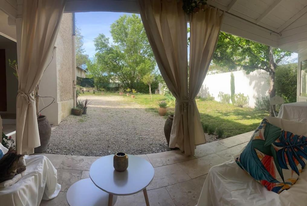Maison Avec Jardin Et 3 Petits Chats , Proche Du Chateau Lacoste Le Puy-Sainte-Réparade Buitenkant foto